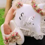 Çiçekli Bileklik Taç Terlik İsim Yazılı Yastık Lohusa Seti