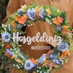 Canlı Mevsim Çiçekli Ahşap Dış Kapı Süsü