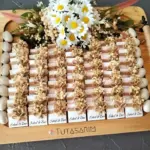 Ahşap Tepsili Çiçekli Hasır Süslemeli Kız İsteme Çikolatası