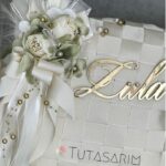 Beyaz Çiçekli Kare Parça Tasarım Takı Yastığı