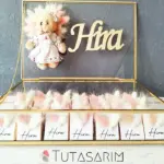 Cam Kutulu Ayıcık Ve Tüy Süslemeli Bebek Çikolatası