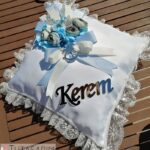 Dantelli Çiçek Detaylı Pleksi İsim Takı Yastığı
