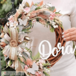 Ahşap Üzerine Yoğun Çiçek Süsleme Kelebek Kapı Süsü