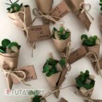 Yeşil Çiçekli Hasır Süsleme İsimli Nişan Hediyesi Magnet