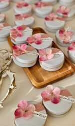 Çiçek süslemela metal kutulu mum - Görsel 4