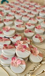 Çiçek süslemela metal kutulu mum - Görsel 2